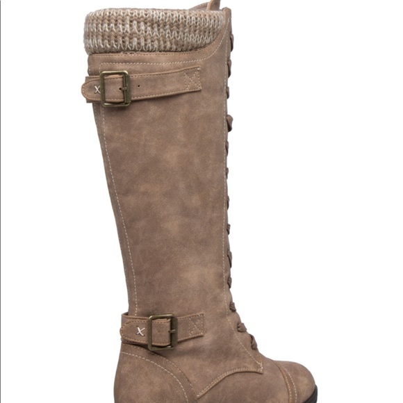 Shoe dazzle. Brown. 8.5 - Picture 9 of 13